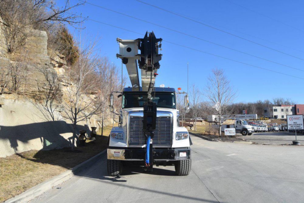 45 tons 161 ft Boom Truck