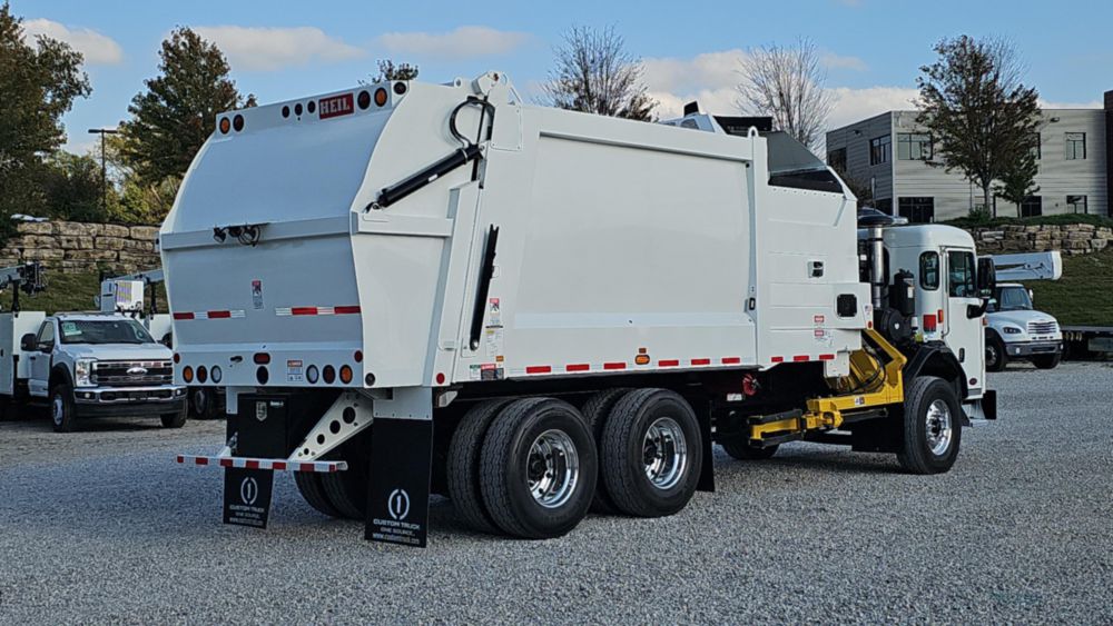 2025 Peterbilt 520 6x4 Rear Heil Durapack Python 28 Yard Side Loader