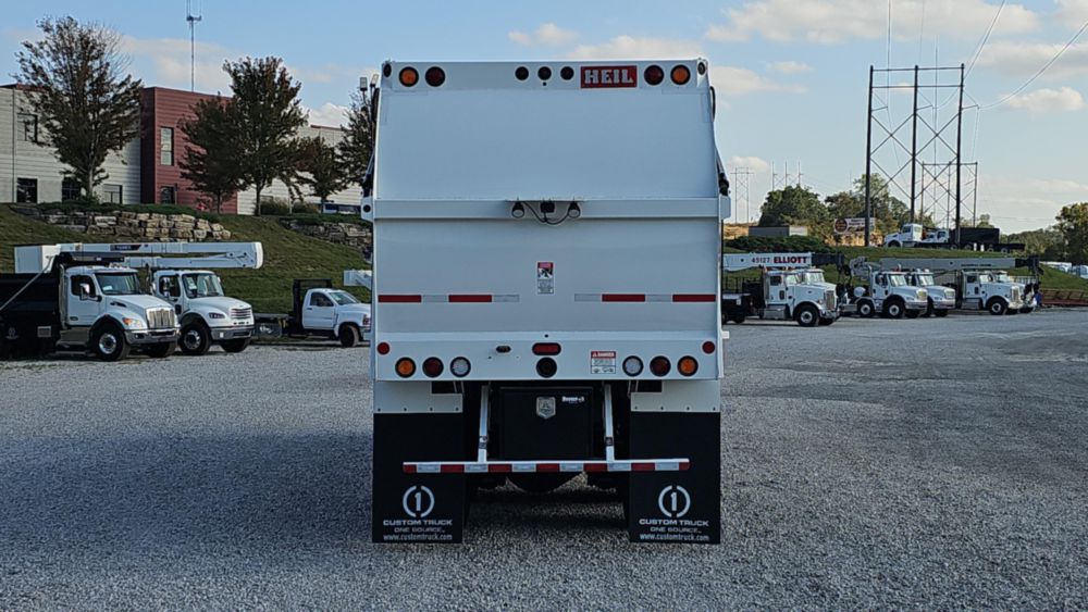 2025 Peterbilt 520 6x4 Rear Heil Durapack Python 28 Yard Side Loader