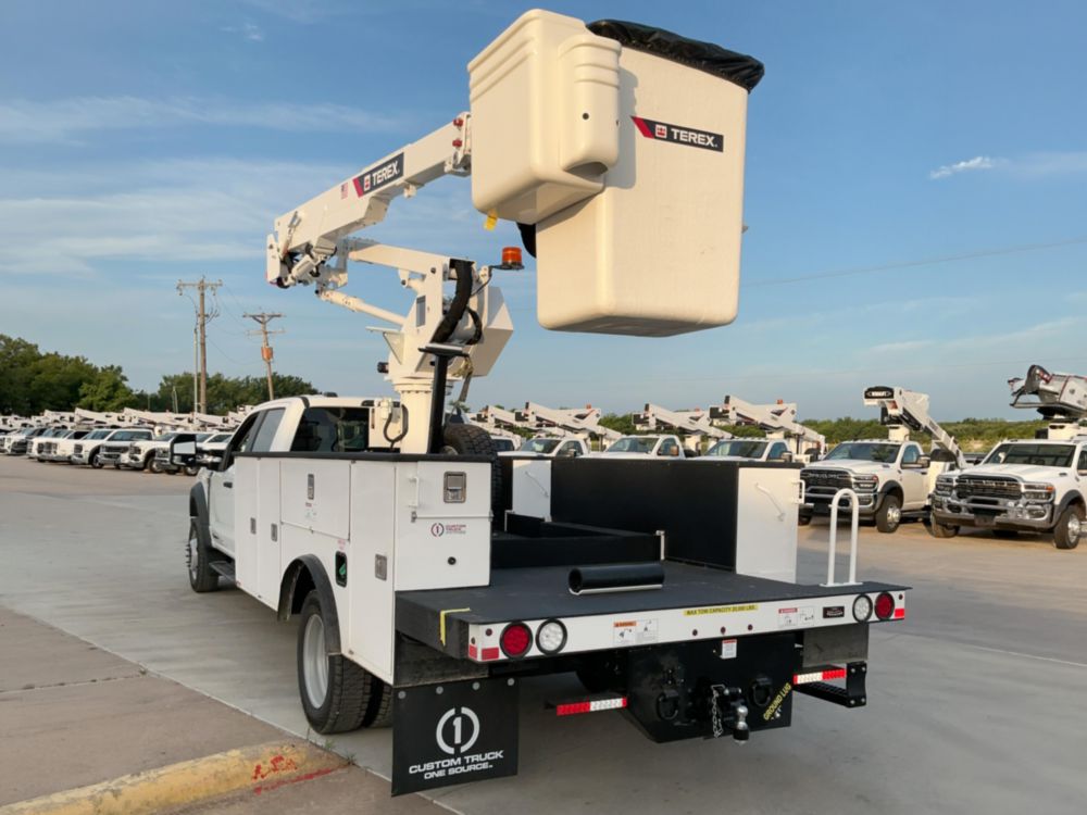 Ford F550 4x4 Terex Utilities LT40 Bucket Truck
