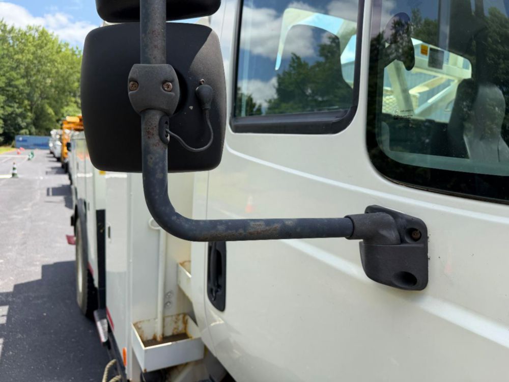 2002 Int'l 4400 Terex Commander 4047 Digger Derrick Truck