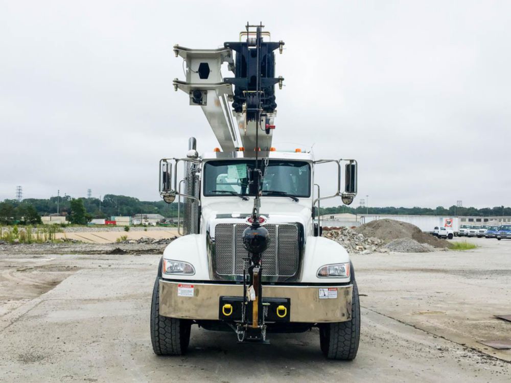 33 tons 127 ft Boom Truck