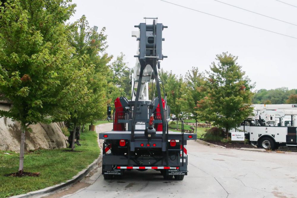 28 tons 106 ft Boom Truck