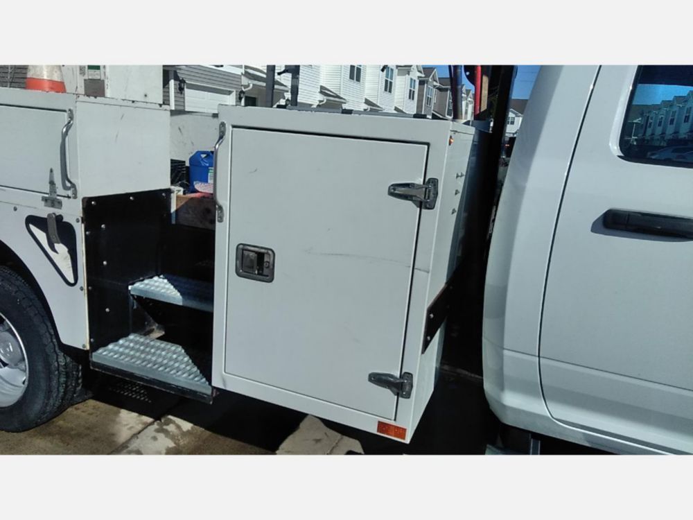 2022 Dodge Ram 5500 4x4 Posi Plus Cable Placer Truck