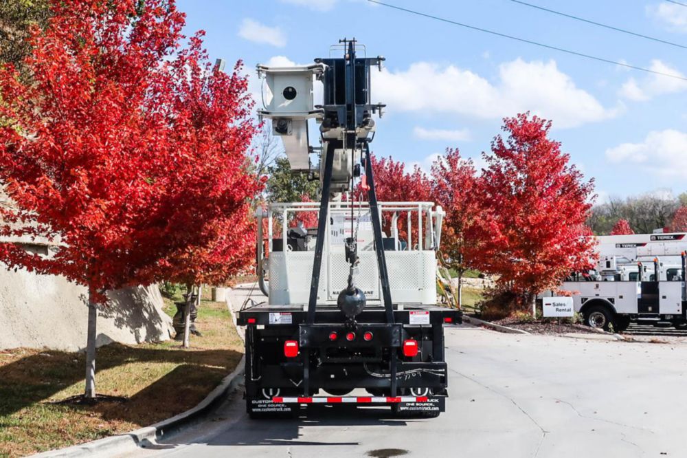 26 tons 125 ft Boom Truck