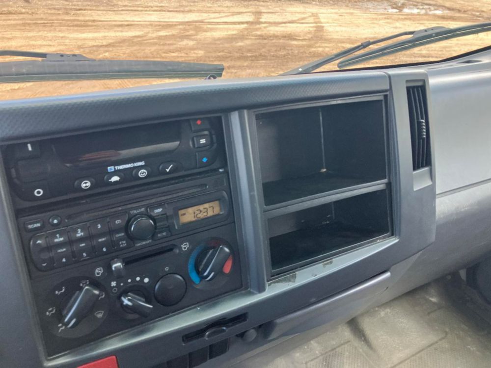 2014 Isuzu NPR Thermo-King T-680R Reefer Truck