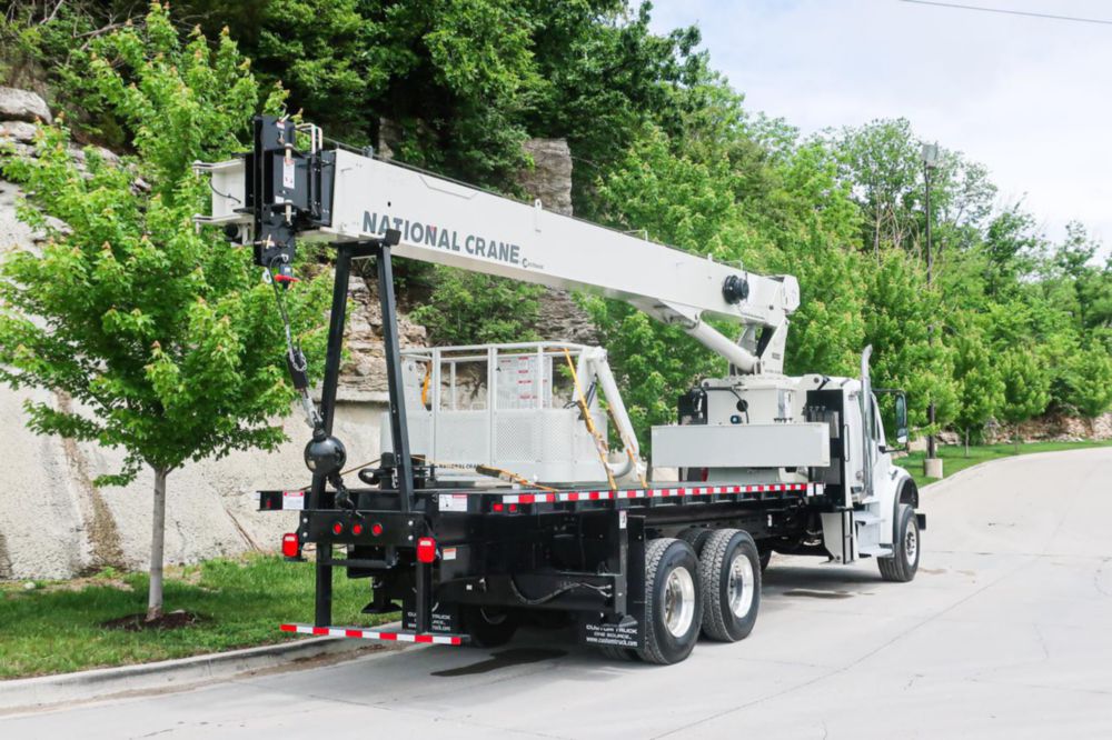 23 tons 100 ft AWD Boom Truck