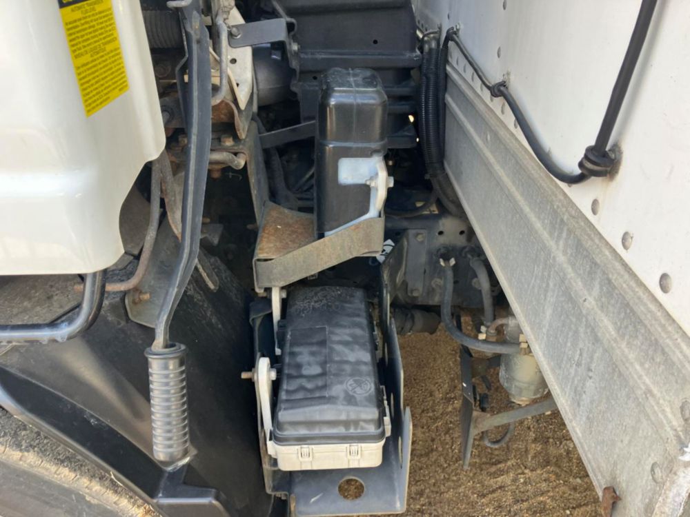 2014 Isuzu NPR Thermo-King T-680R Reefer Truck