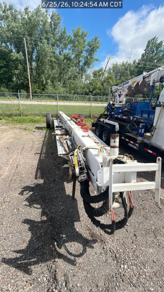 2016 CTRAC-8000 Tracked Versalift VST-9500-I Bucket