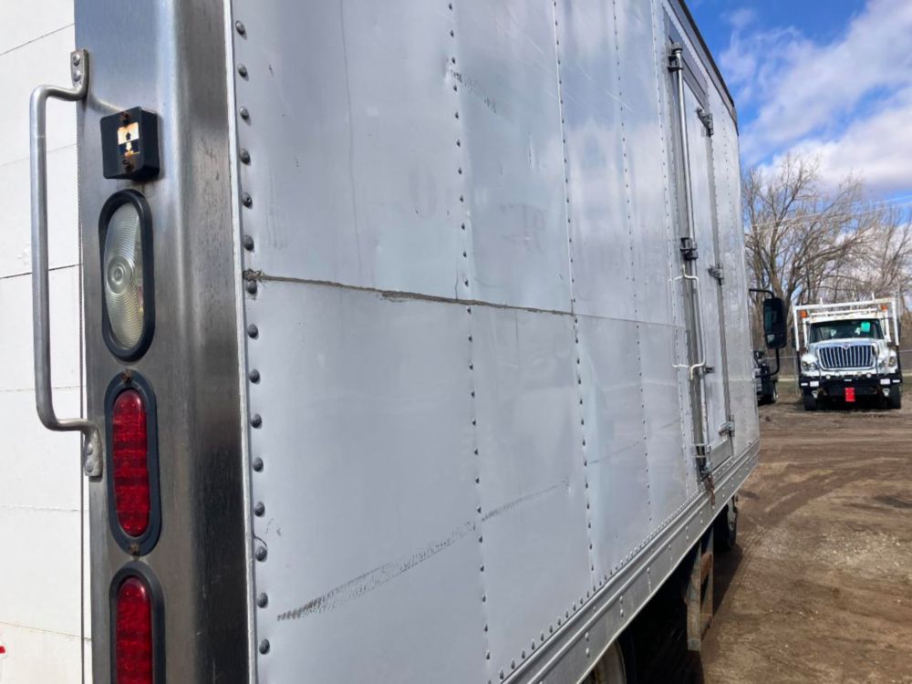 2014 Isuzu NPR Thermo-King T-680R Reefer Truck