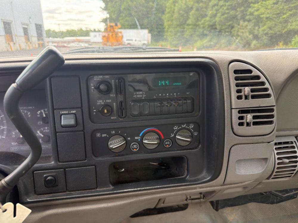 2000 GMC 3500 Versalift TEL-29N Versalift Bucket Truck