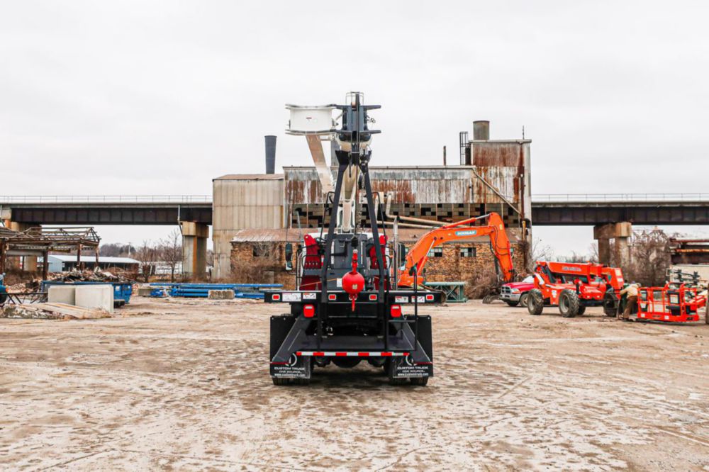 19 tons 70 ft Boom Truck