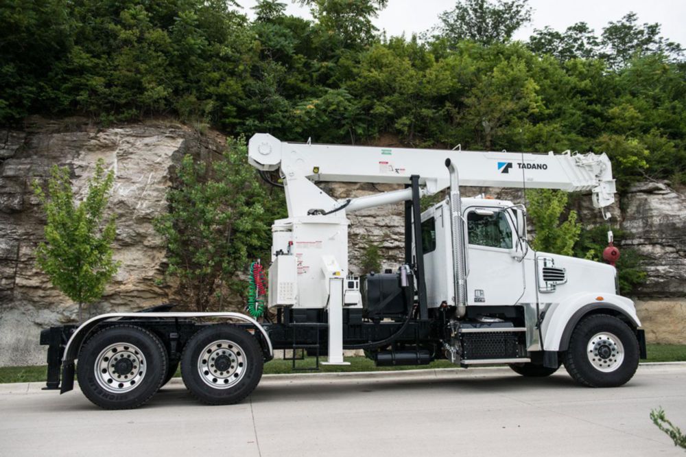 18 tons 82 ft AWD Boom Truck