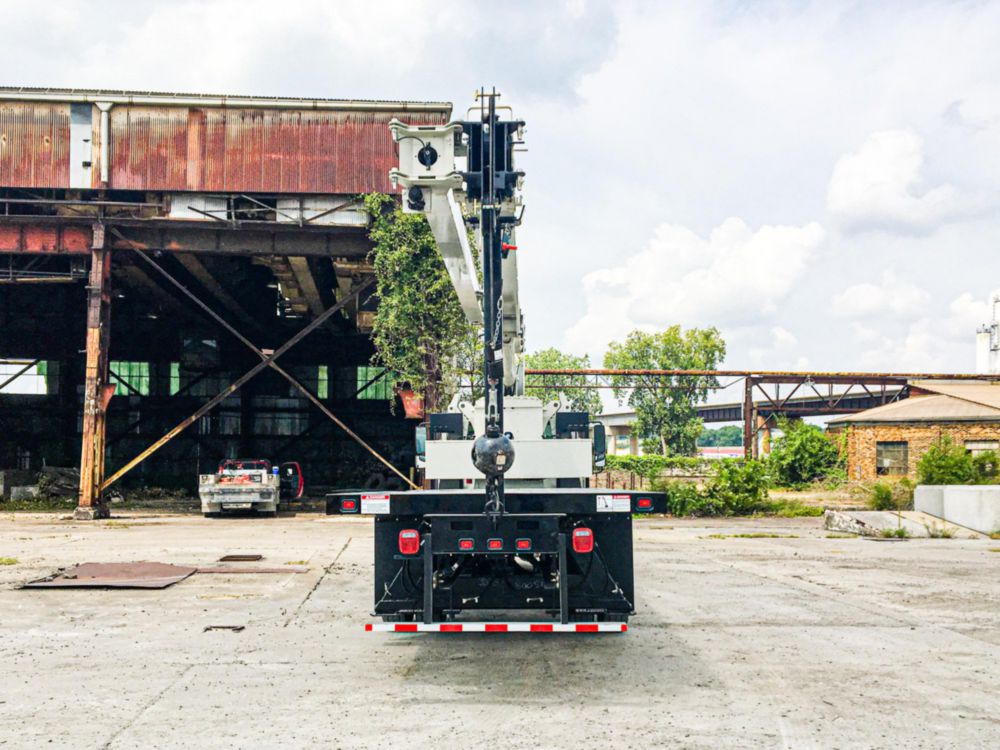 18 tons 70 ft AWD Boom Truck