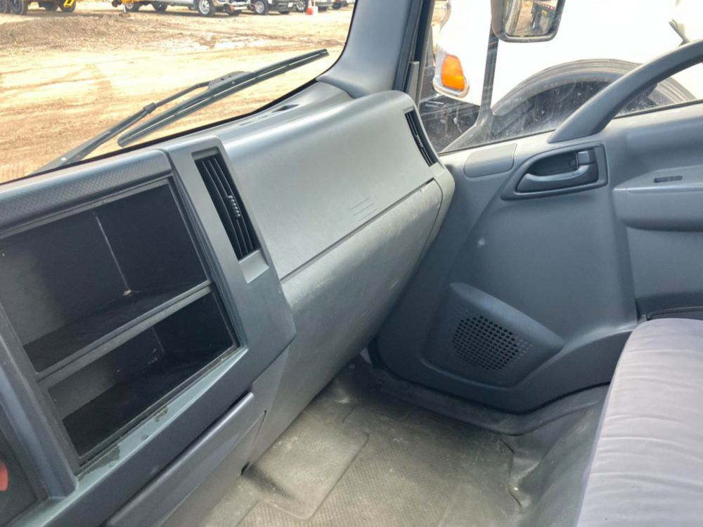 2014 Isuzu NPR Thermo-King T-680R Reefer Truck