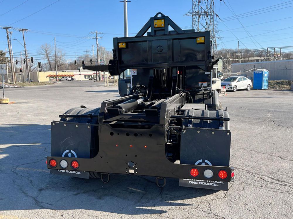 2023 Battle LNT 4x2 Galbreath SLCH-113 Container Handler Truck
