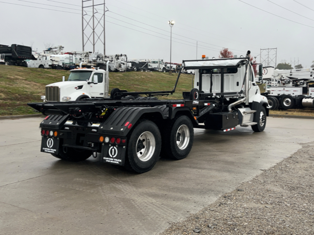2026 Freightliner 114SD 6x4 Galbreath U5-EX-174 Roll-Off Truck