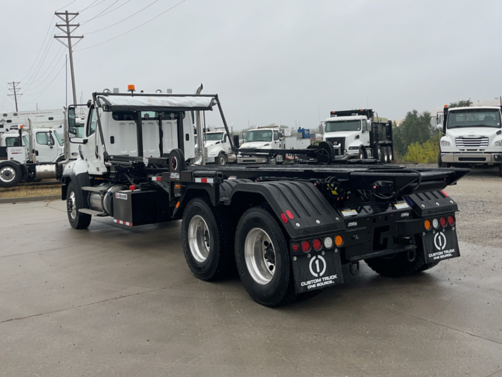 2026 Freightliner 114SD 6x4 Galbreath U5-EX-174 Roll-Off Truck
