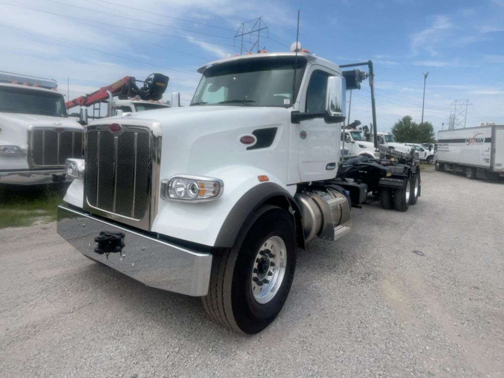 Peterbilt 567 6x4 Palfinger HT 500 L TEC Hook Lift Truck