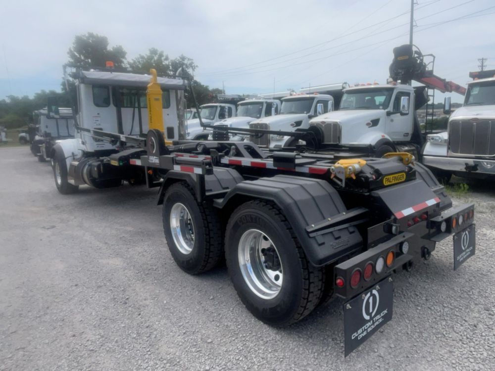 Peterbilt 567 6x4 Palfinger HT 500 L TEC Hook Lift Truck