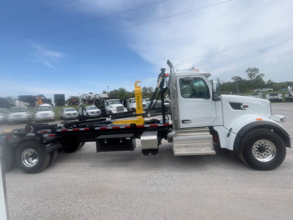 Peterbilt 567 6x4 Palfinger HT 500 L TEC Hook Lift Truck