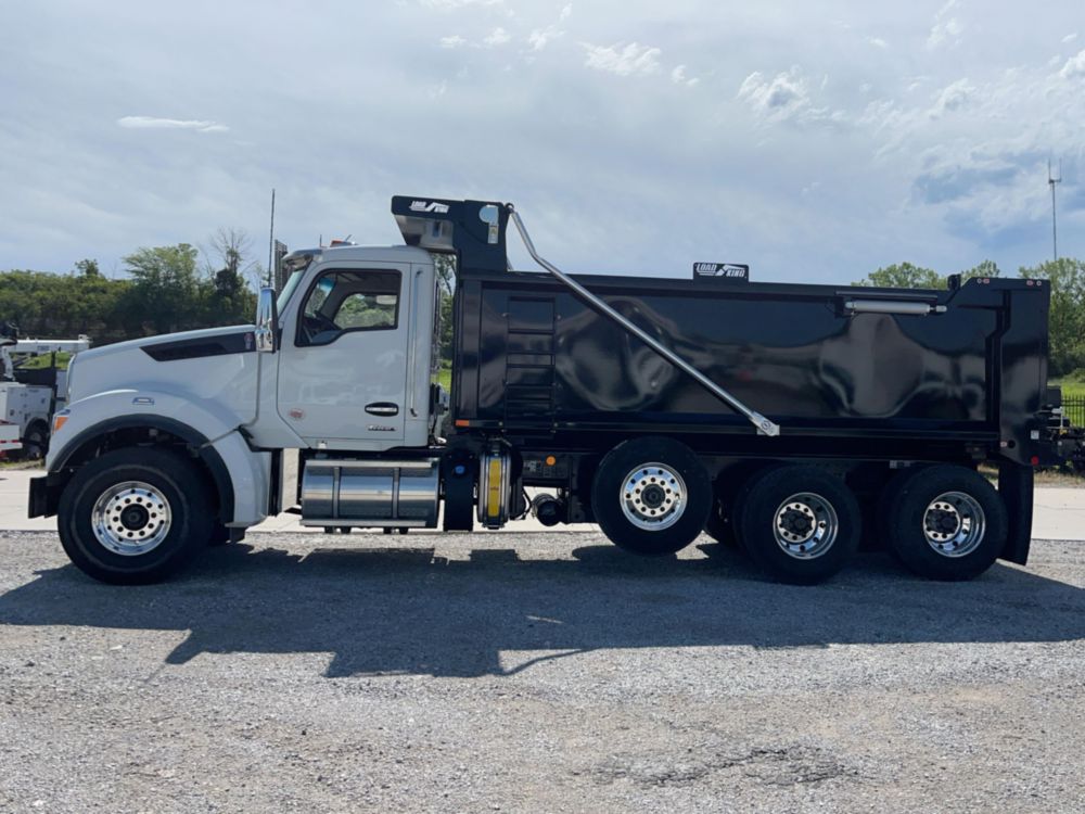 2027 Kenworth T880 8x4 Dump Truck