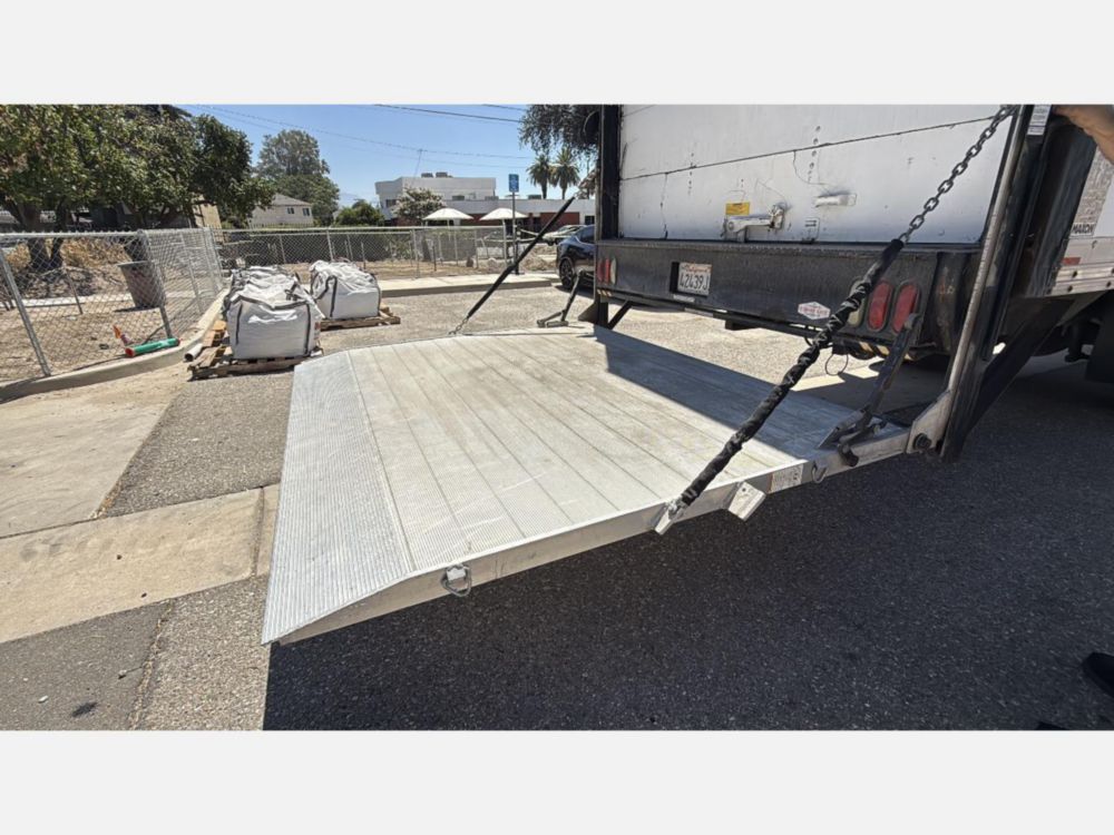 2007 Single Hino 268 Box Truck