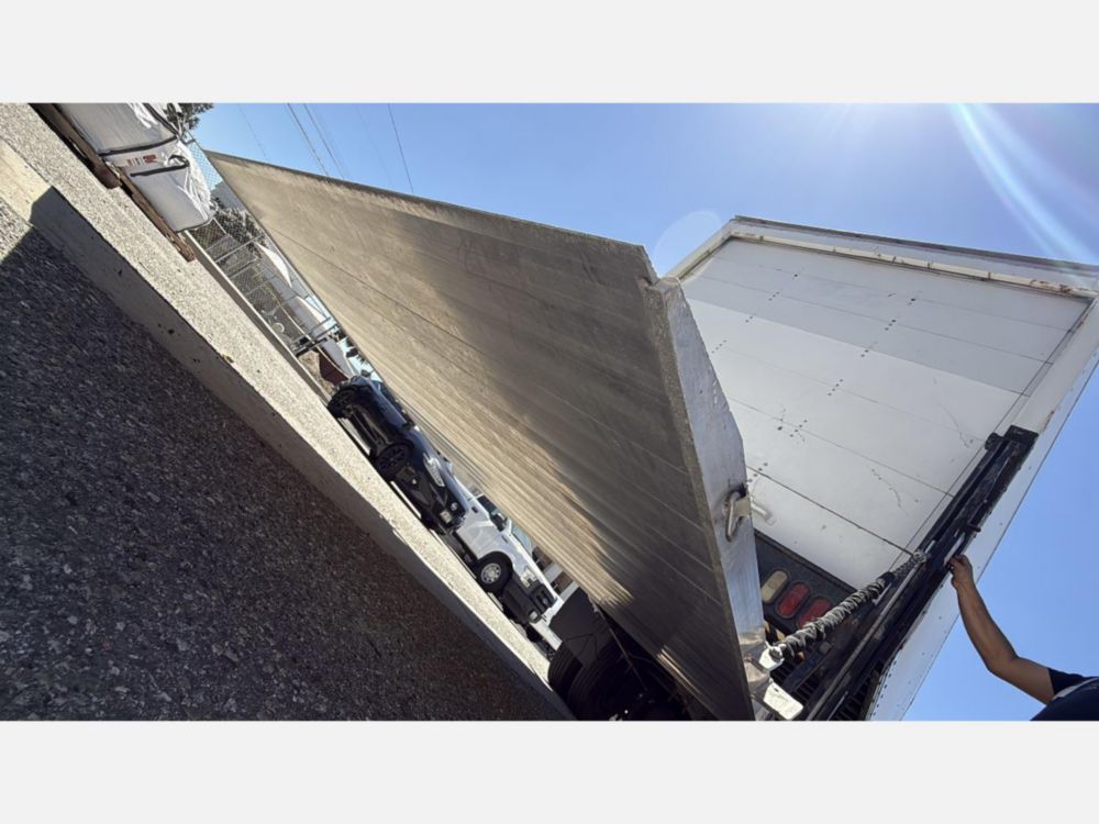 2007 Single Hino 268 Box Truck