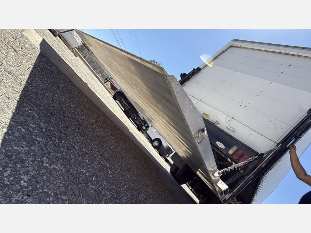 2007 Single Hino 268 Box Truck
