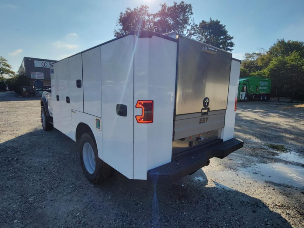 Ford F600 4x4 Service Truck