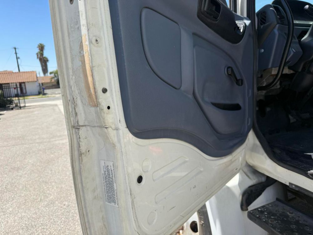 2007 Single Hino 268 Box Truck