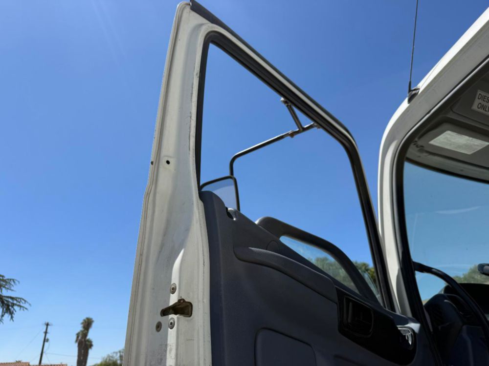 2007 Single Hino 268 Box Truck