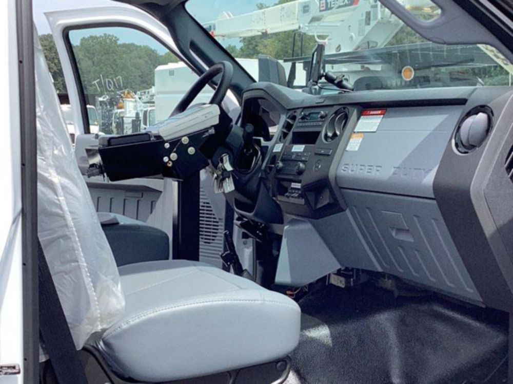 2023 Ford F750 4x2 Posi Plus 800-40 Cable Placer