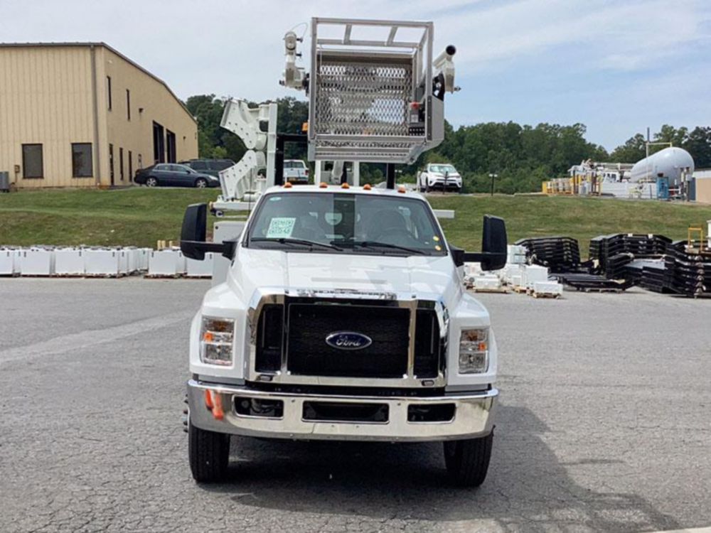 2023 Ford F750 4x2 Posi Plus 800-40 Cable Placer