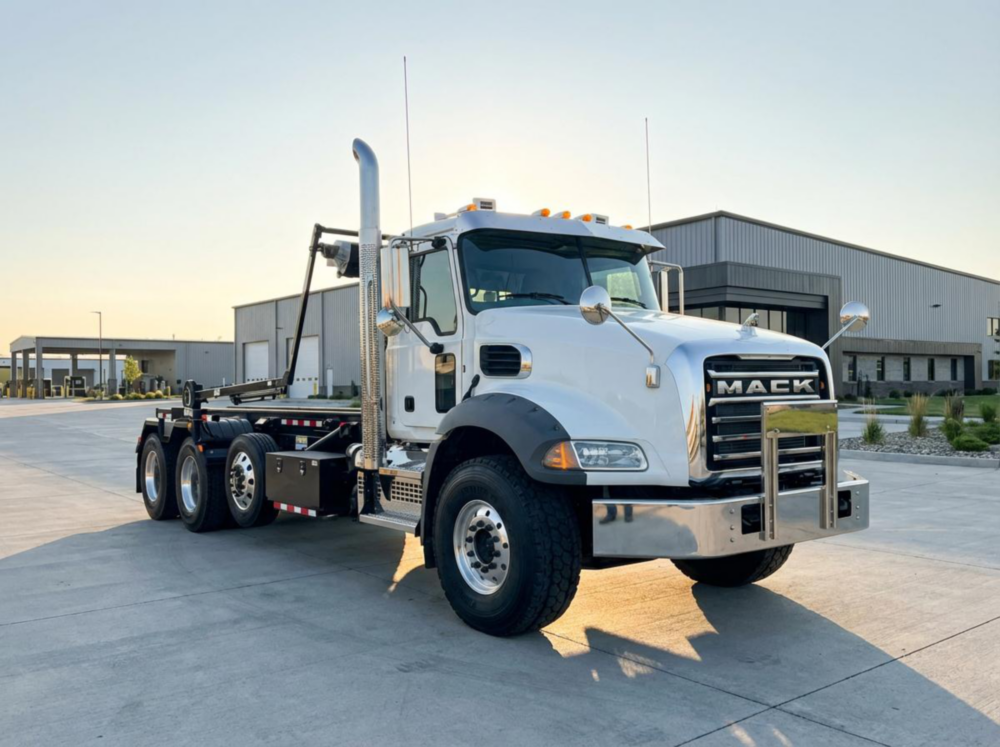 2026 Mack GR64BR 8x4 Galbreath U75-OR-174 Roll-Off Truck