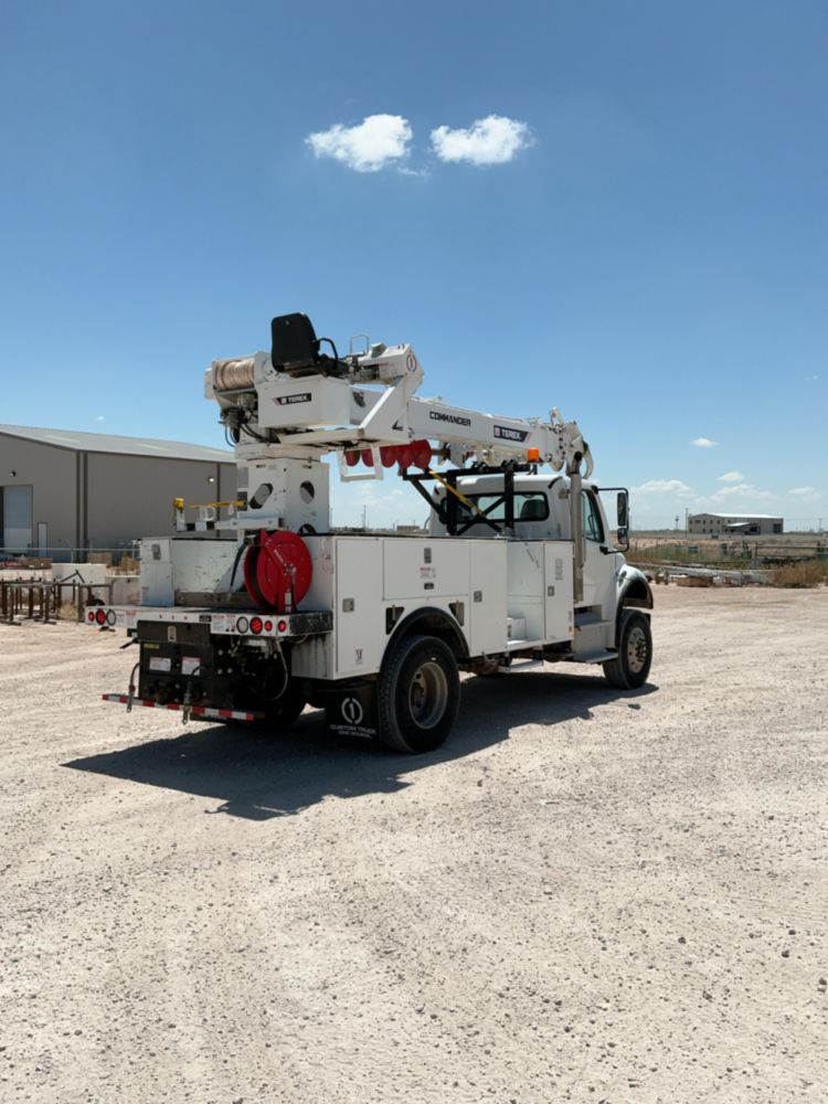 2019 Freightliner M2106 4x4 Terex C4047 Digger Derrick