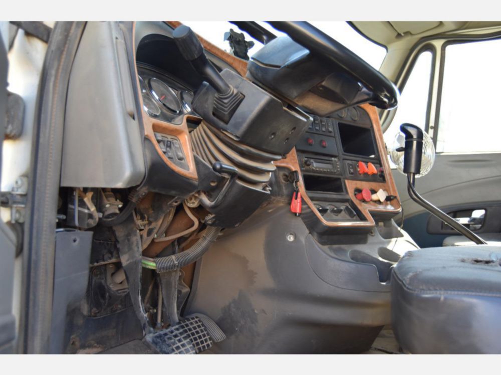 2010 Int'l Prostar Tri-Axle Dump Truck