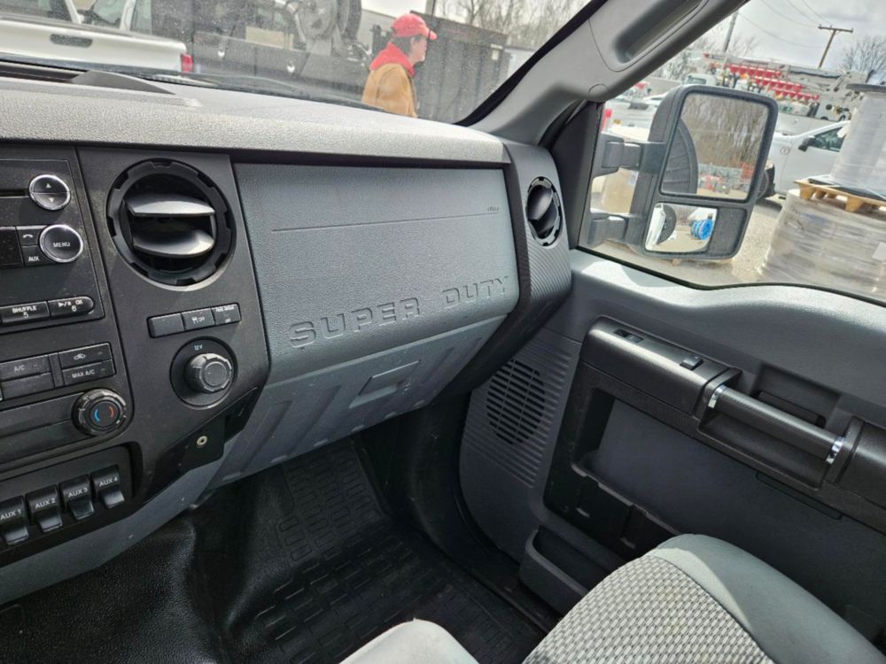 2015 Ford F350 4x4 Knapheide Service Body