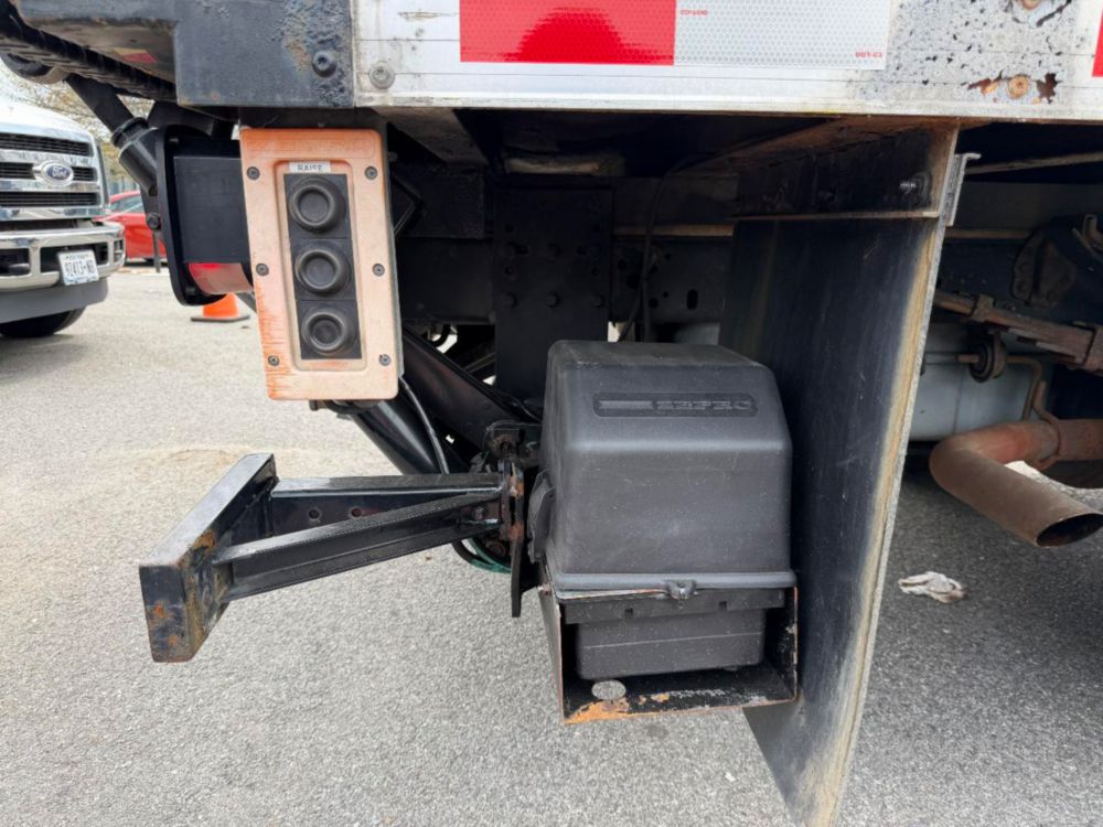 2009 Ford Crew Cab F-550 Box Truck