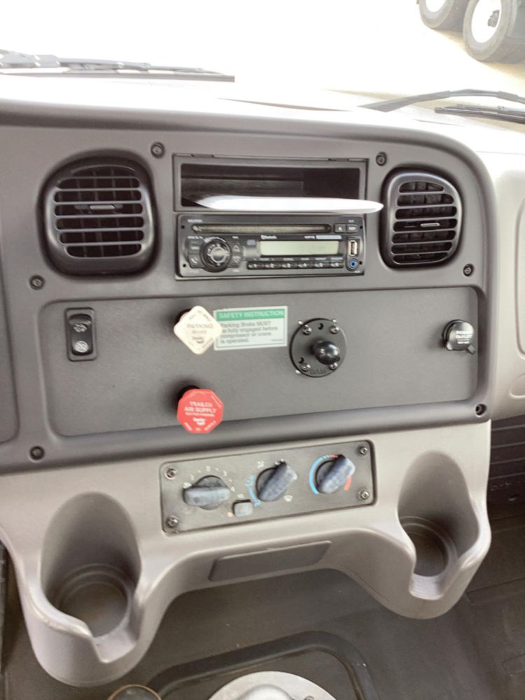 2013 Freightliner M2106 4x2 IMT DOM2S3 Service Truck With Crane