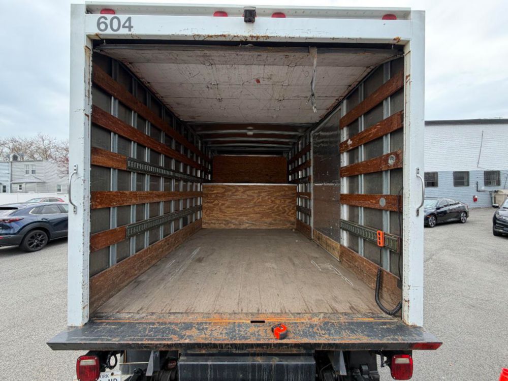 2009 Ford Crew Cab F-550 Box Truck