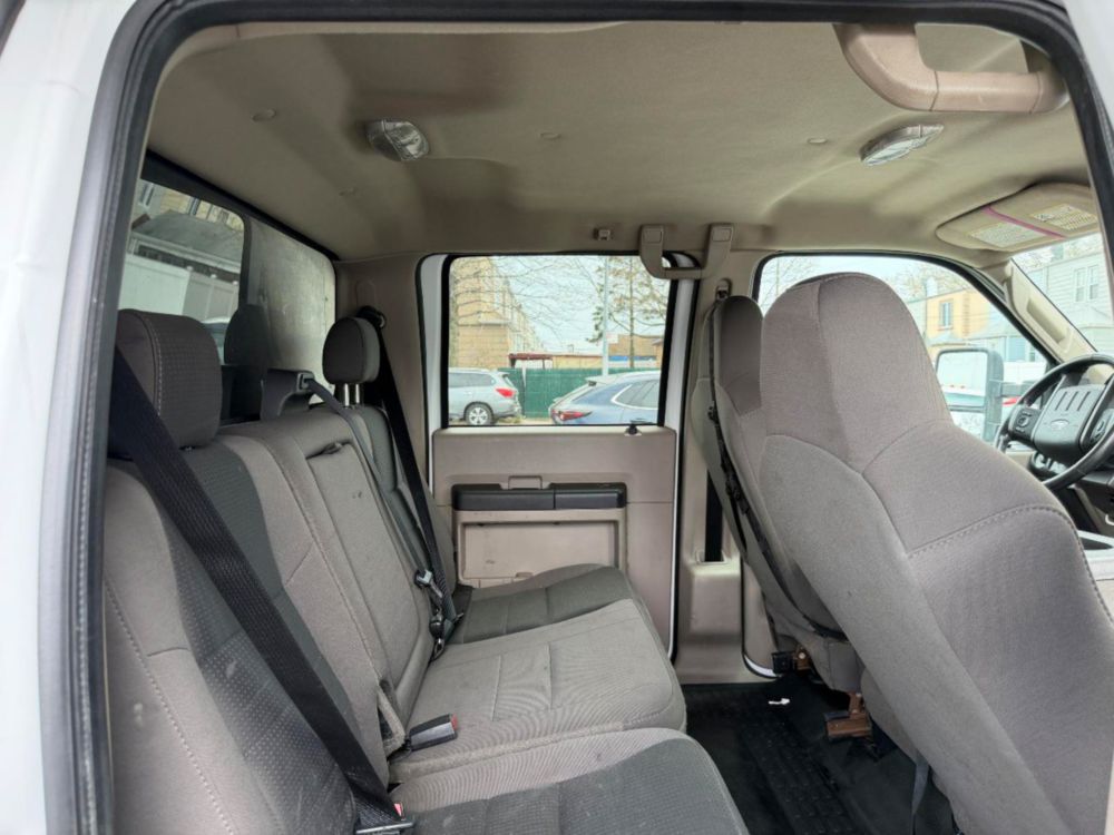 2009 Ford Crew Cab F-550 Box Truck
