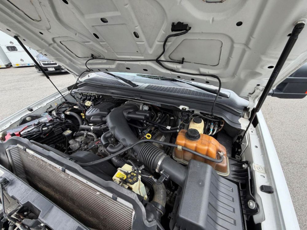 2009 Ford Crew Cab F-550 Box Truck