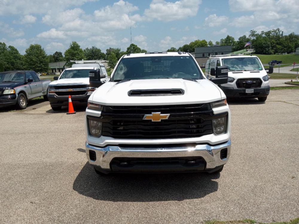 2024 Chevrolet Silverado Crew Cab 3500HD Flatbed Truck