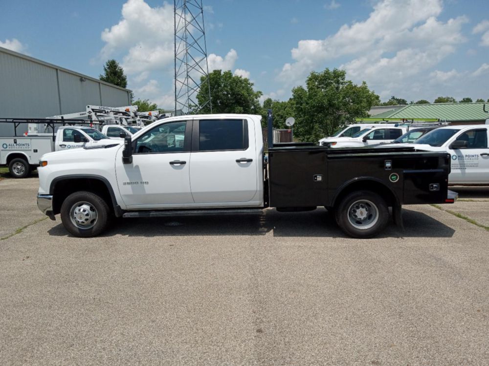 2024 Chevrolet Silverado Crew Cab 3500HD Flatbed Truck