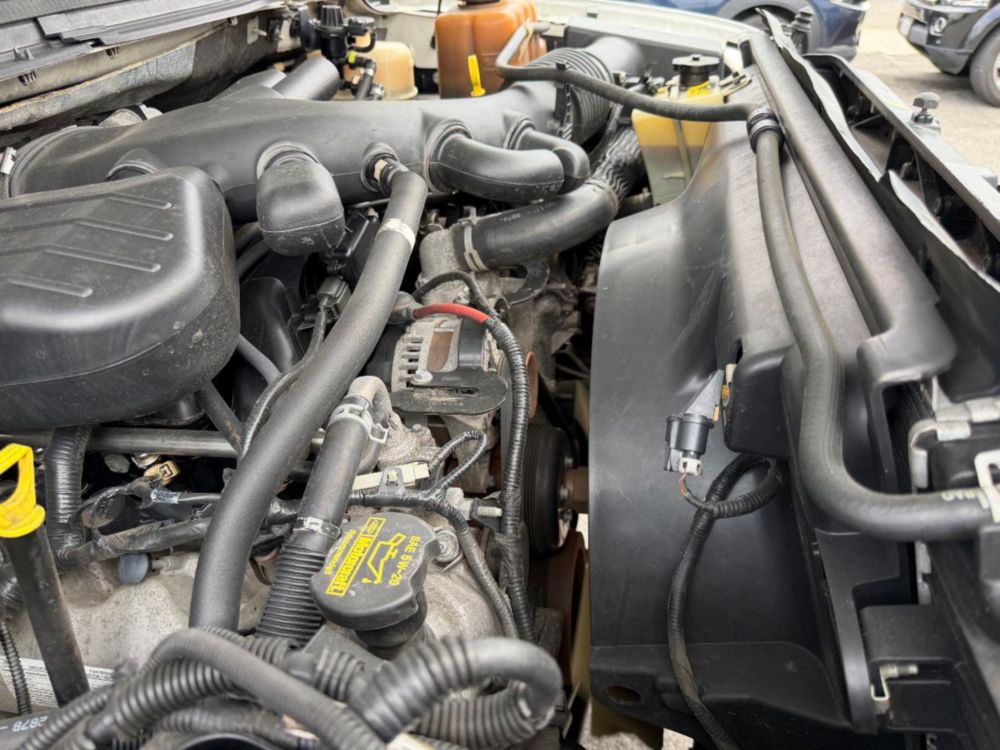2009 Ford Crew Cab F-550 Box Truck