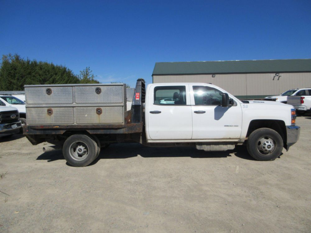 2019 Chevrolet Silverado 2500 4x4 Diesel Flat Bed Truck