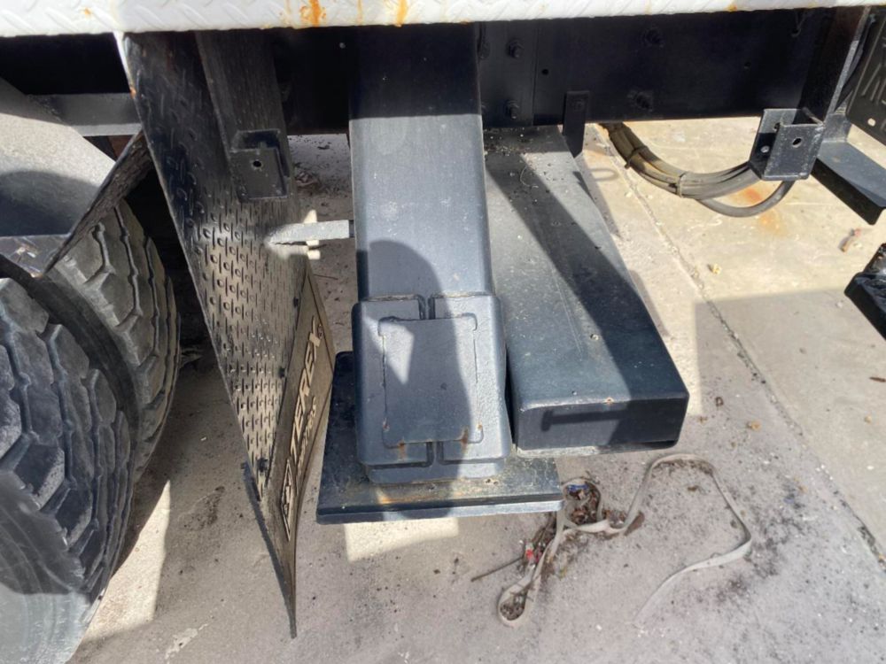2011 Int'l 4300 Terex Commander 4047 Digger Derrick Truck