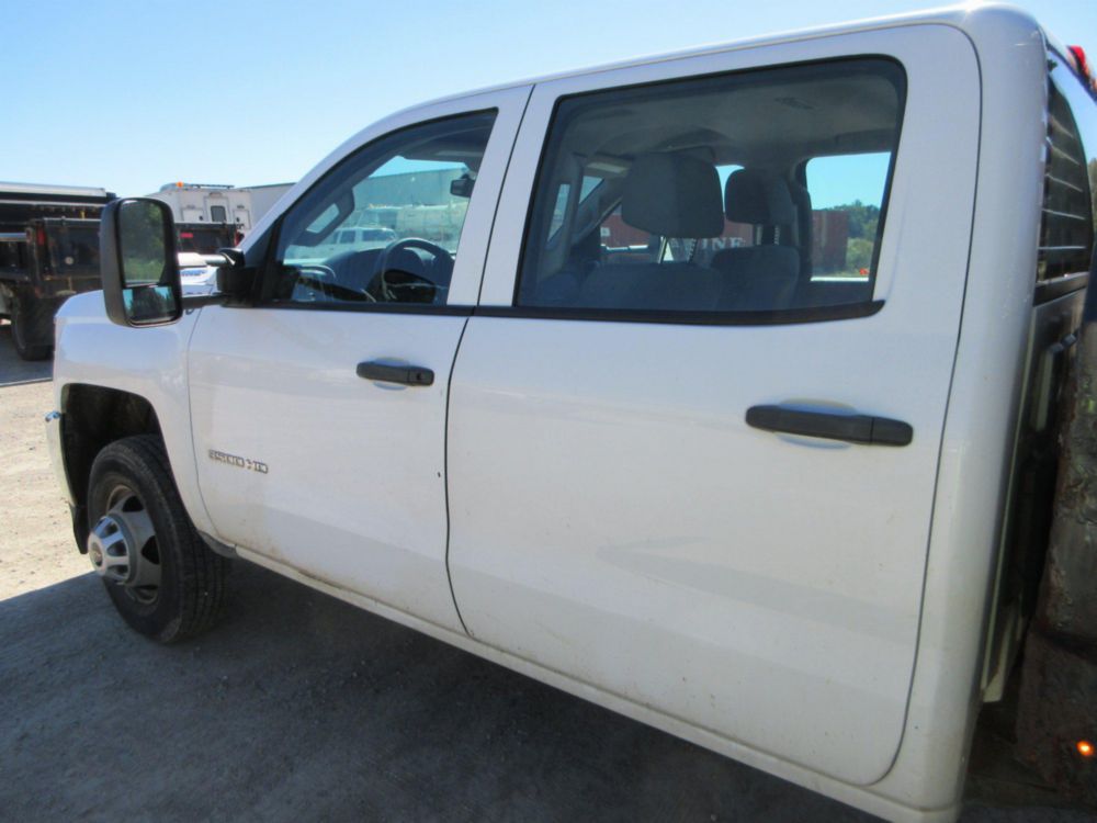 2019 Chevrolet Silverado 2500 4x4 Diesel Flat Bed Truck