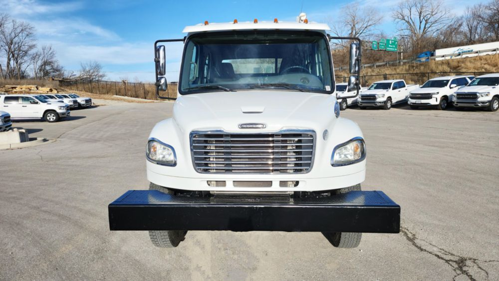 2013 Freightliner M2106 Crew Cab 4x4 Cab & Chassis